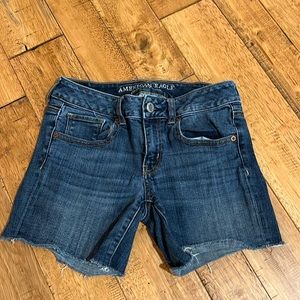 AE MIDI size 4 women’s jean shorts